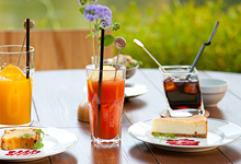 カフェ　Cafe la ruche カフェ・ラ・リーシュ